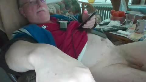 Snapshot of loewe39238 chatting on 01-19-25, 03:10 loewe39238 online show from 01-19-25, 03:10