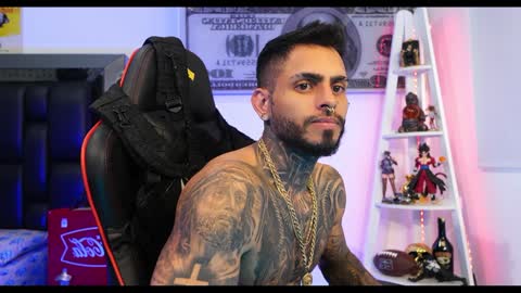 logan_hugh8 online show from 01-28-25, 04:30