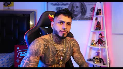 logan_hugh8 online show from 03-05-25, 07:05