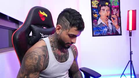 logan_hugh8 online show from 10-22-25, 03:29