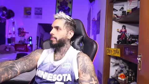 logan_hugh8 online show from 03-26-26, 10:32