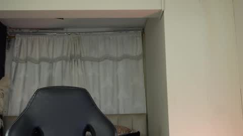 logan_varela online show from 10-05-25, 11:24