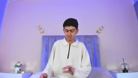 Snapshot of logan_wolf_ chatting on 12-14-25, 12:32 Logan online show from 12-14-25, 12:32