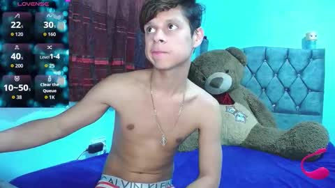 Snapshot of loganevans8 chatting on 12-18-25, 12:38 Logan online show from 12-18-25, 12:38