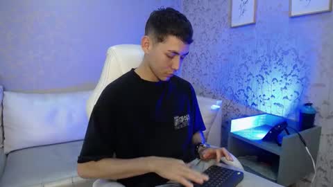 Loganfoster  online show from 12-13-25, 08:36