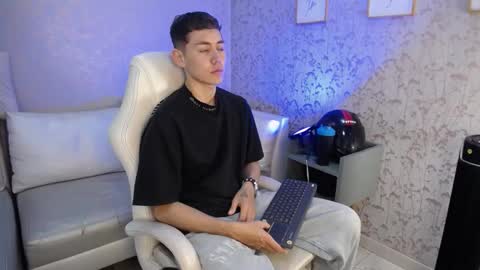 Loganfoster  online show from 12-15-25, 08:35