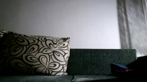 Snapshot of logitech0000 chatting on 12-15-24, 12:40 logitech0000 online show from 12-15-24, 12:40