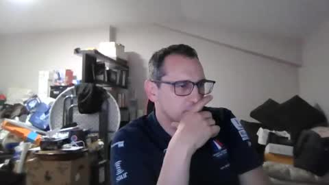 Snapshot of loic31_31 chatting on 05-27-26, 03:09 loic31 online show from 05-27-26, 03:09