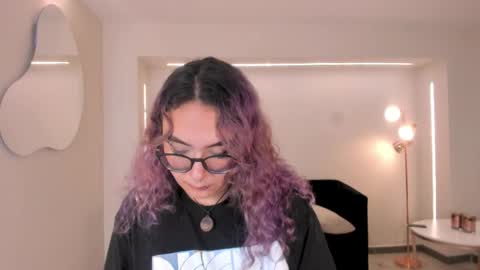 Snapshot of loiseharper chatting on 05-16-26, 07:34 Loise online show from 05-16-26, 07:34