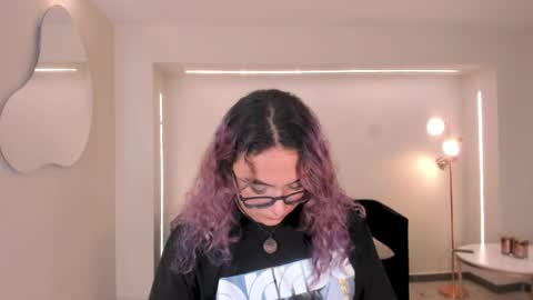 Snapshot of loiseharper chatting on 05-16-26, 08:07 Loise online show from 05-16-26, 08:07