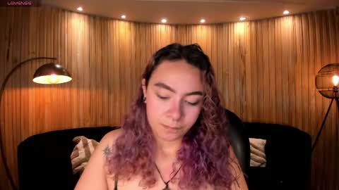 Snapshot of loiseharper chatting on 05-23-26, 07:07 Loise online show from 05-23-26, 07:07