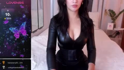 Snapshot of loisewilliams chatting on 02-27-26, 10:43 Mistress L online show from 02-27-26, 10:43