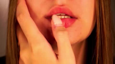 Elza online show from 10-22-25, 06:07