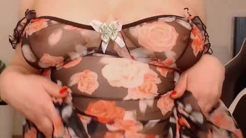  Lola  online show from 11-17-25, 05:57