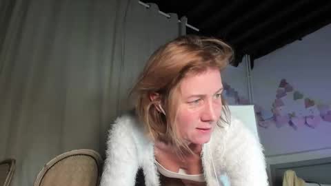 Snapshot of lola_belgium chatting on 02-25-25, 05:25 lola_belgium online show from 02-25-25, 05:25