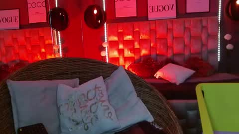 lola online show from 11-14-25, 04:22