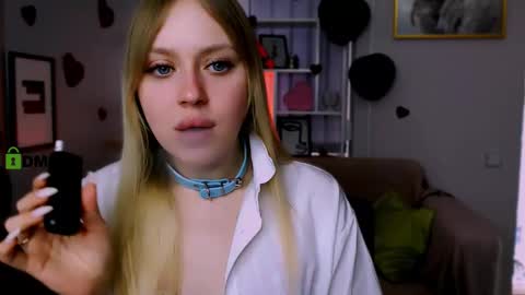 Snapshot of lola_grey1 chatting on 02-22-25, 11:02 Lola online show from 02-22-25, 11:02