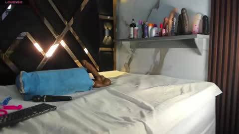 Snapshot of lola_hornei chatting on 06-26-26, 01:32 Lola online show from 06-26-26, 01:32