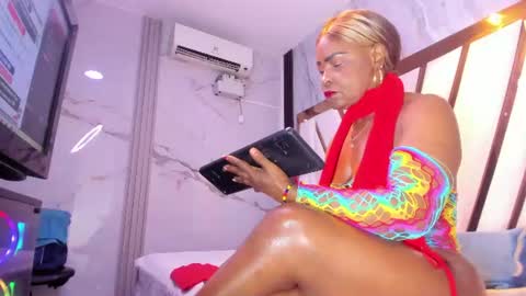 Snapshot of lola_hornei chatting on 06-28-26, 12:22 Lola online show from 06-28-26, 12:22
