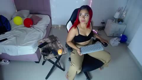 lola_lustrum online show from 07-05-26, 11:39