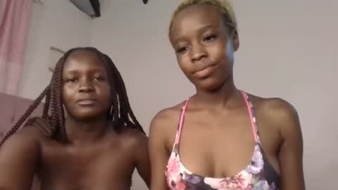 Snapshot of lola_seventy chatting on 07-16-26, 02:56 Lola online show from 07-16-26, 02:56