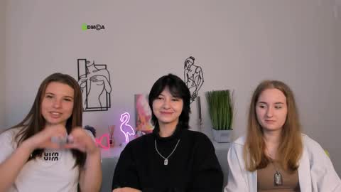 Snapshot of lola_swon chatting on 09-23-25, 08:50 Lola online show from 09-23-25, 08:50