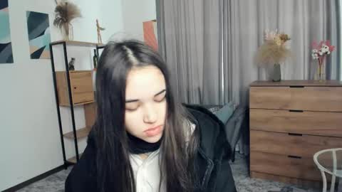 Snapshot of lola_weis chatting on 02-11-26, 09:03 Melina online show from 02-11-26, 09:03