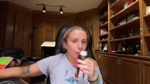 lolaa555 online show from 05-28-26, 08:22