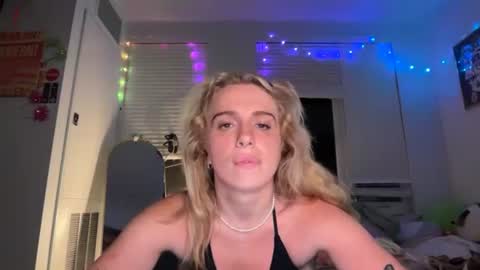 Snapshot of lolaa555 chatting on 07-22-26, 07:22 lolaa555 online show from 07-22-26, 07:22