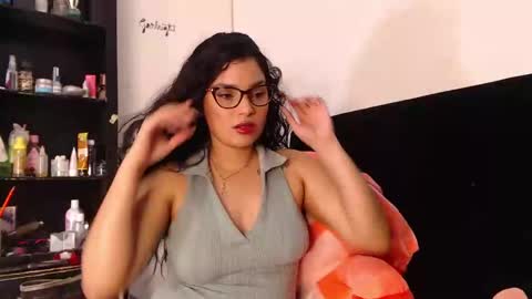 lolaa_staars online show from 12-13-24, 05:16