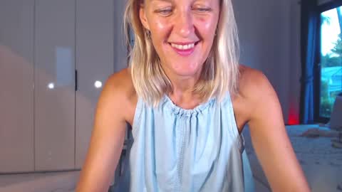 Snapshot of lolaaelita chatting on 04-23-26, 10:58 Lola online show from 04-23-26, 10:58