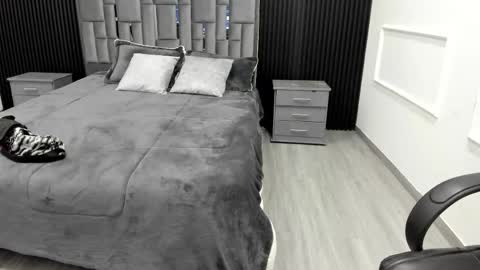 Lola Angel online show from 11-17-25, 07:41