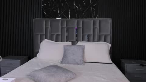 Lola Angel online show from 11-22-25, 07:57