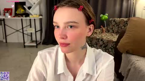 lolaatatee online show from 07-22-26, 08:44