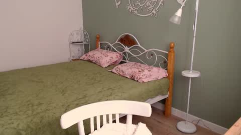 lolacash777 online show from 06-12-26, 06:56