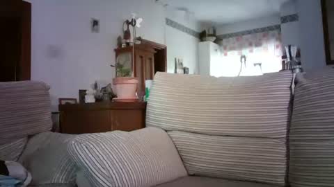 LOLA HUESO y ERIC online show from 10-13-25, 08:25