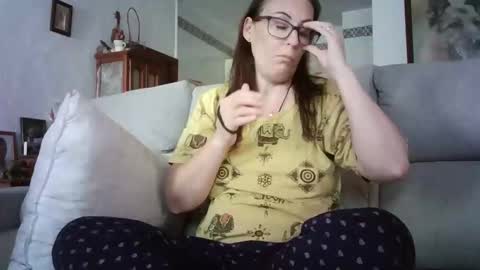 LOLA HUESO y ERIC online show from 05-18-26, 02:56