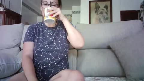 Snapshot of lolahueso chatting on 06-09-26, 02:06 LOLA HUESO y ERIC online show from 06-09-26, 02:06