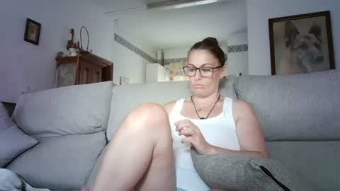 Snapshot of lolahueso chatting on 07-13-26, 08:06 LOLA HUESO y ERIC online show from 07-13-26, 08:06