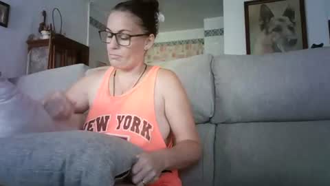Snapshot of lolahueso chatting on 07-28-26, 02:24 LOLA HUESO y ERIC online show from 07-28-26, 02:24