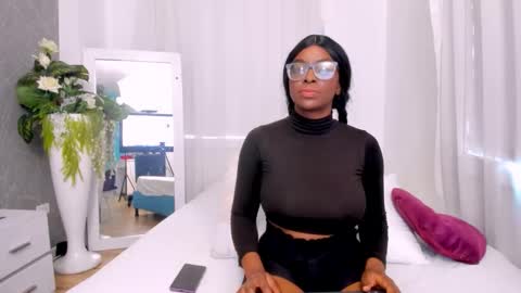 lola online show from 09-23-25, 12:52