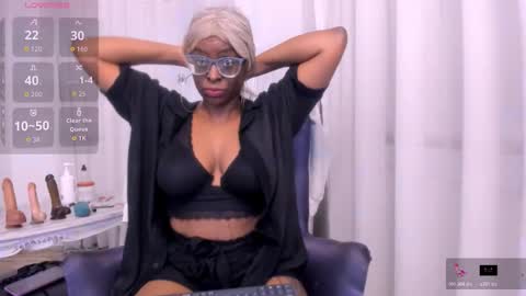 lola online show from 11-08-25, 11:54