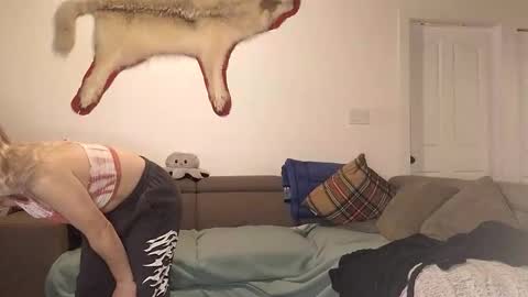 Lola Lixx online show from 10-28-25, 04:20