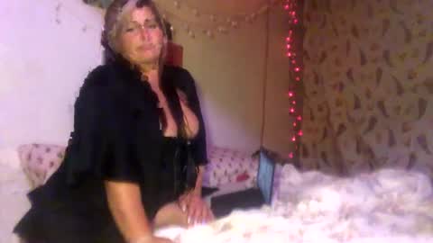 Snapshot of lolamaexoxo chatting on 07-14-26, 06:07 Lola Mae online show from 07-14-26, 06:07
