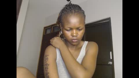 Snapshot of lolamia7 chatting on 03-10-25, 04:07 lolamia7 online show from 03-10-25, 04:07