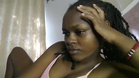 Snapshot of lolamia7 chatting on 10-14-25, 05:08 lolamia7 online show from 10-14-25, 05:08