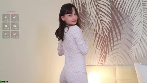 Lola online show from 10-03-25, 01:46