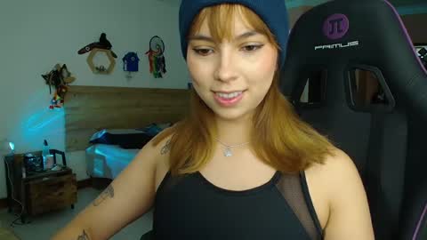 Snapshot of lolaverse chatting on 09-15-25, 05:02 Lola doll online show from 09-15-25, 05:02