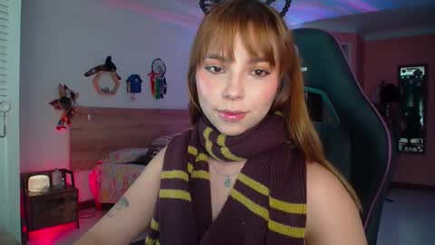 Snapshot of lolaverse chatting on 10-07-25, 09:45 Lola doll online show from 10-07-25, 09:45