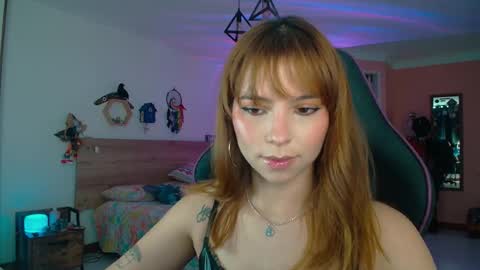 Snapshot of lolaverse chatting on 10-16-25, 05:25 Lola doll online show from 10-16-25, 05:25